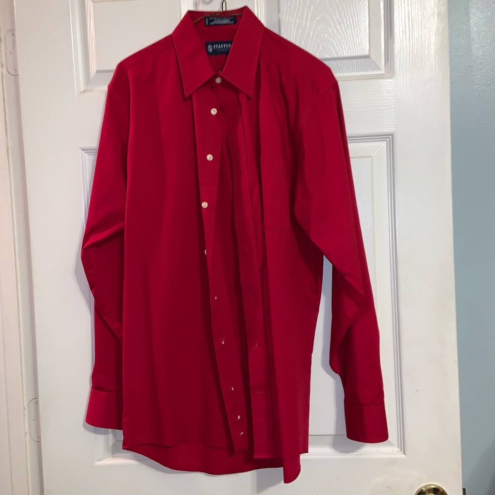 LIKE NEW Red Stafford Button-Down